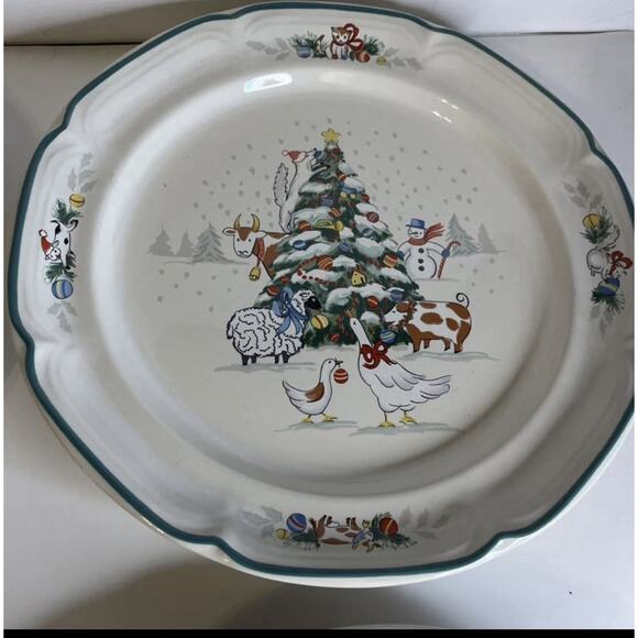 (4) International China Stoneware 11" Dinner Plates Country Christmas Pattern - Picture 5 of 9